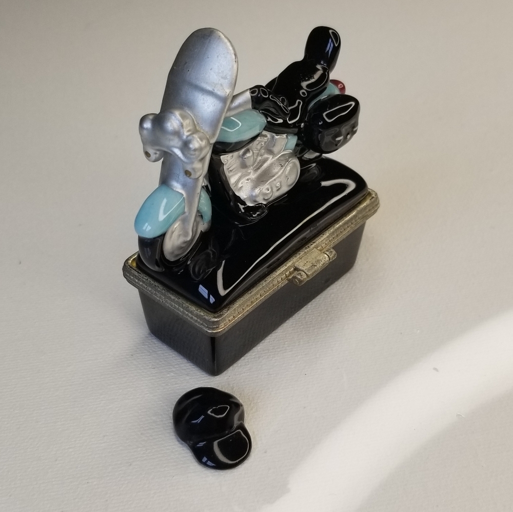 Limoge motorcycle box